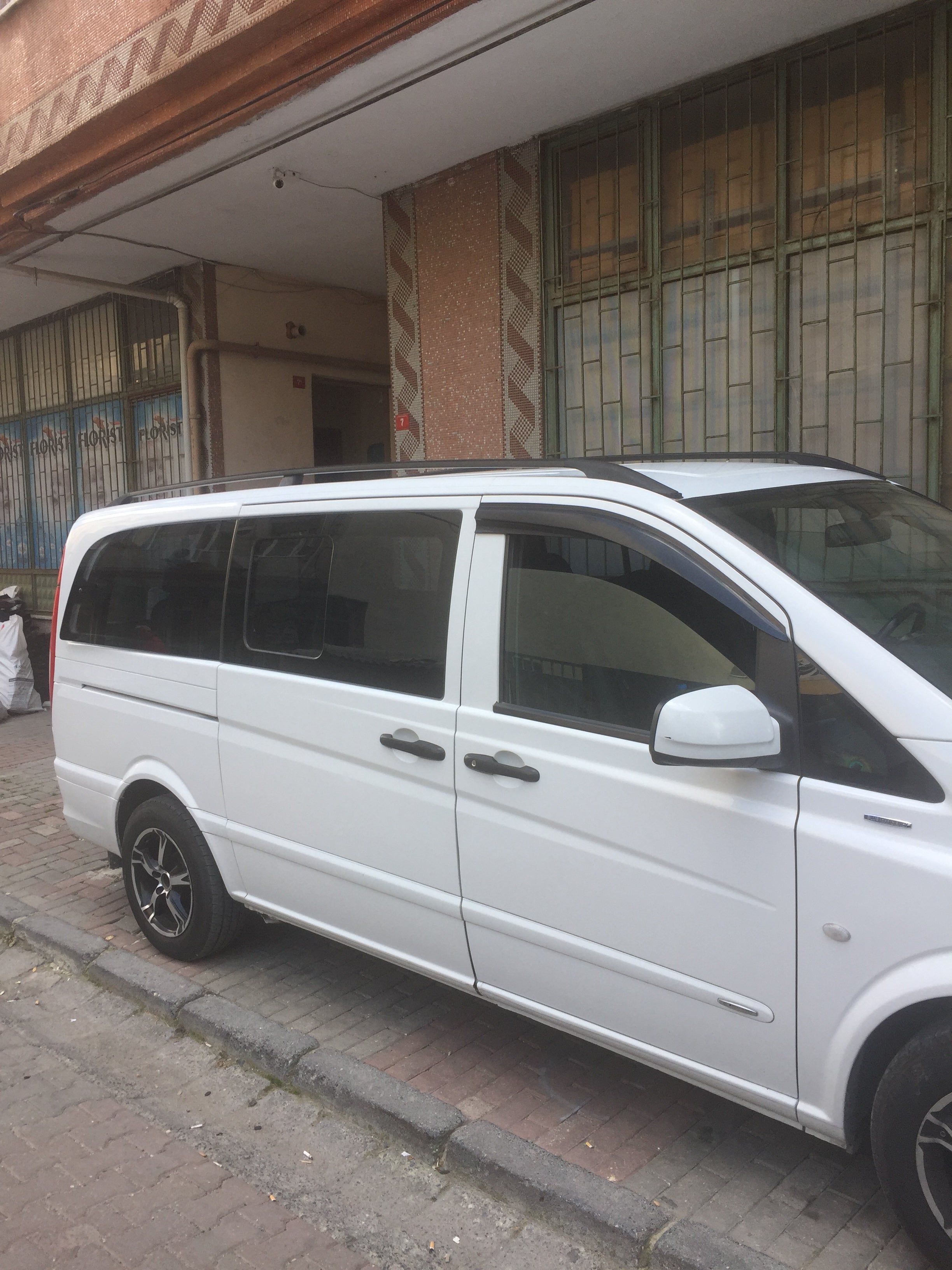 For Mercedes Vito 2003-15 Roof Side Rails Ultimate Style Alu Silver For Mercedes Vito 2003-15 Roof Side Rails Ultimate Style Alu Silver